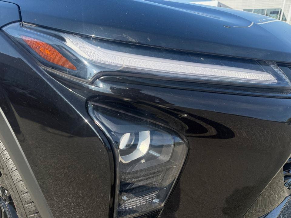 Used 2024 Chevrolet Trax ACTIV w/ Sunroof Package FWD image 24