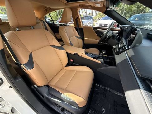Certified 2024 Lexus ES 350 w/ Premium Package FWD image 26