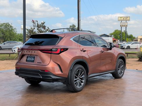 Used 2025 Lexus NX 250 FWD w/ Premium Package image 2