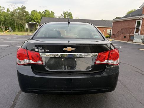 Used 2012 Chevrolet Cruze LS w/ Connectivity Package FWD image 6