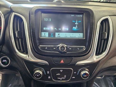 Used 2018 Chevrolet Equinox LT image 16