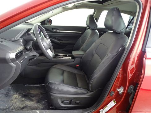 Used 2024 Nissan Altima 2.5 SL image 11