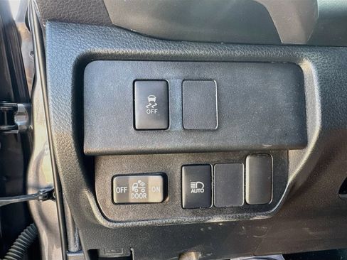 Used 2021 Toyota Tacoma SR5 RWD image 17