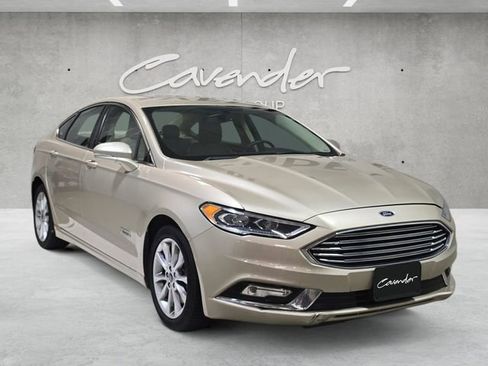 Used 2017 Ford Fusion Energi SE FWD image 2