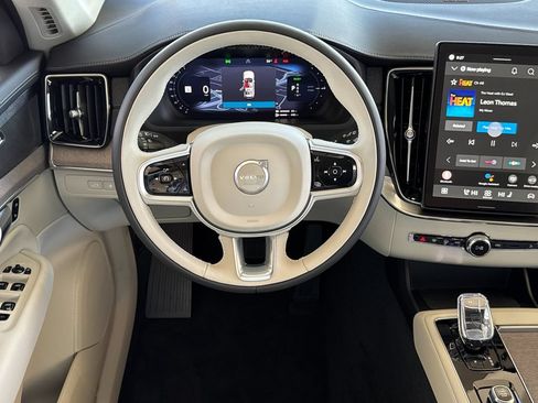 New 2026 Volvo XC90 T8 Ultra w/ Protection Package Premier AWD/4WD image 13