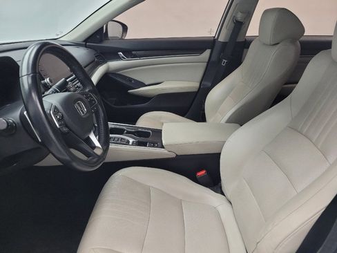Used 2018 Honda Accord Touring image 17