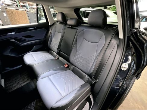 New 2026 Volkswagen Tiguan SE image 12