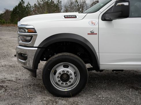New 2026 RAM 5500 Tradesman w/ Chrome Appearance Group image 4