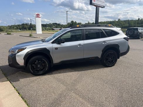 Used 2025 Subaru Outback Wilderness AWD/4WD image 10
