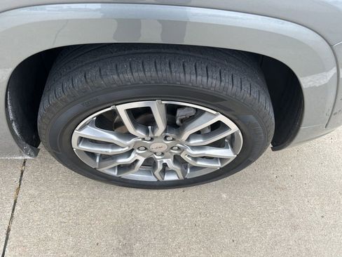 Used 2023 GMC Terrain Denali w/ Denali Premium Package image 28