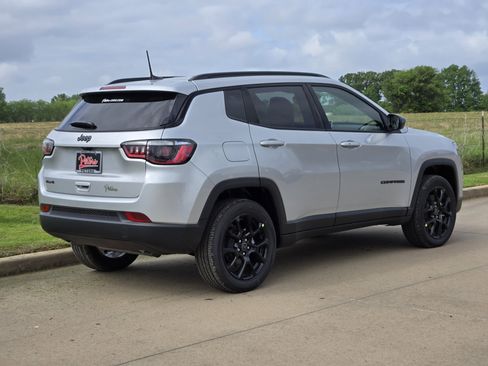 New 2026 Jeep Compass Latitude AWD/4WD image 3