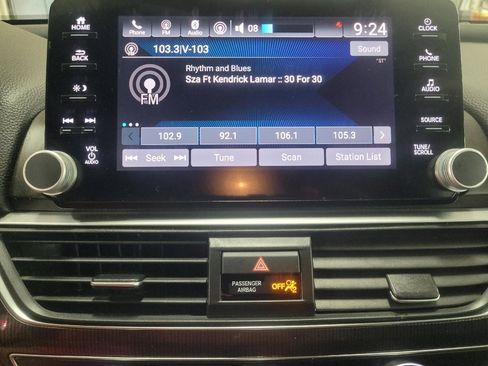 Used 2018 Honda Accord Sport image 25