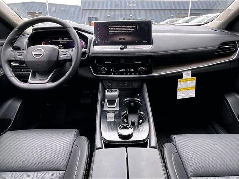 Used 2025 Nissan Rogue Platinum AWD/4WD image 21