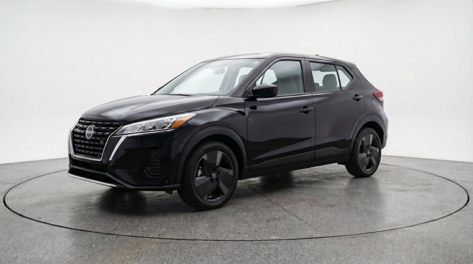 Used 2026 Nissan Kicks SR FWD image 3