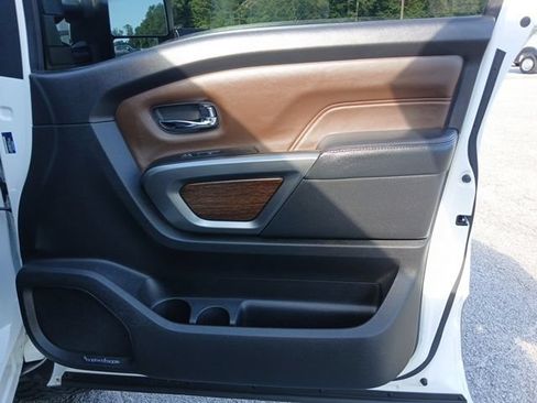 Used 2017 Nissan Titan Platinum Reserve AWD/4WD image 30