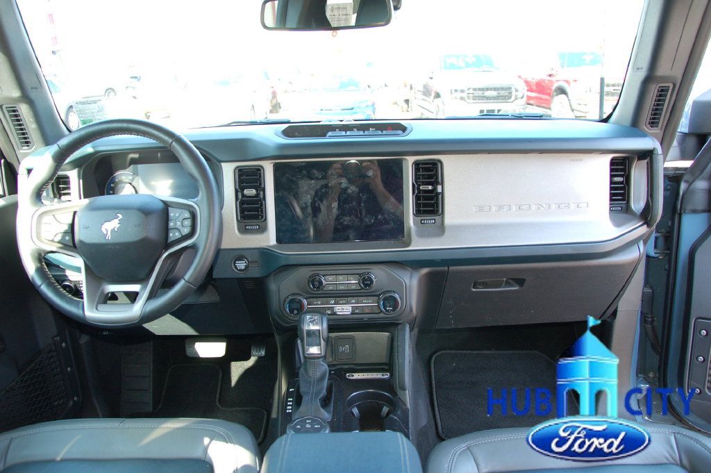 Used 2024 Ford Bronco Outer Banks AWD/4WD image 18