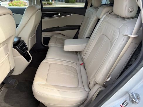 Used 2019 Lincoln Nautilus Reserve FWD image 13