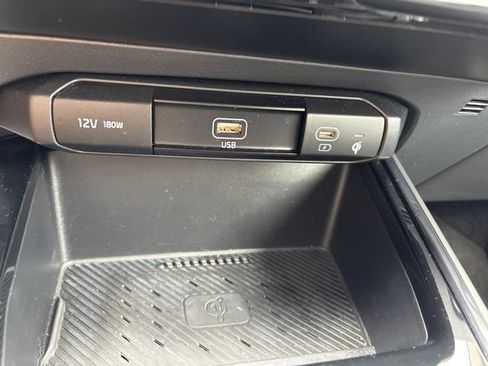 Used 2024 Kia Niro EX Touring FWD image 20