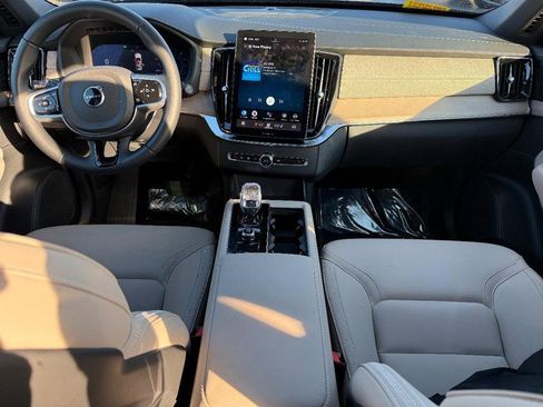 Certified 2025 Volvo XC90 B6 Plus image 12