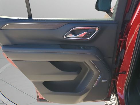 Used 2023 Chevrolet Tahoe Z71 w/ Luxury Package image 17