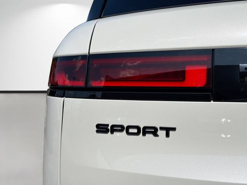 Certified 2025 Land Rover Range Rover Sport Dynamic SE AWD/4WD image 10