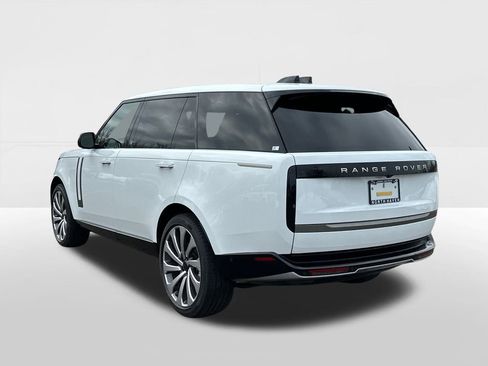 New 2026 Land Rover Range Rover Long Wheelbase SE image 2