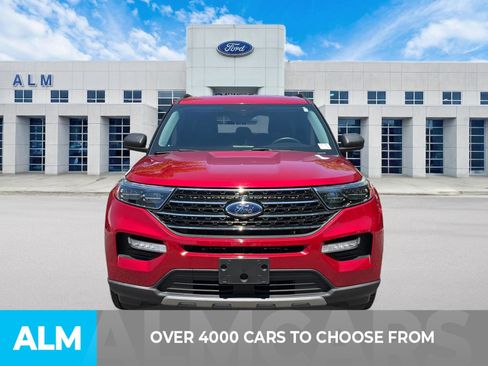 Used 2021 Ford Explorer XLT RWD image 2