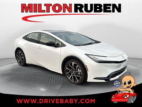 Certified 2025 Toyota Prius Plug-In Hybrid FWD image 1