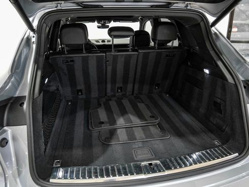 Used 2023 Porsche Cayenne Base image 46