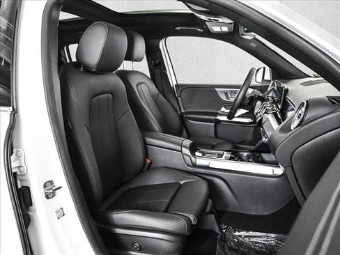 Certified 2026 Mercedes-Benz GLB 250 4MATIC image 23