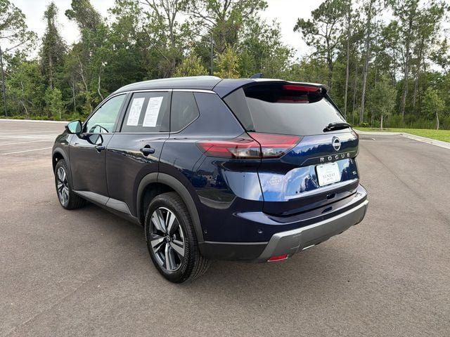 Used 2026 Nissan Rogue SL FWD image 9