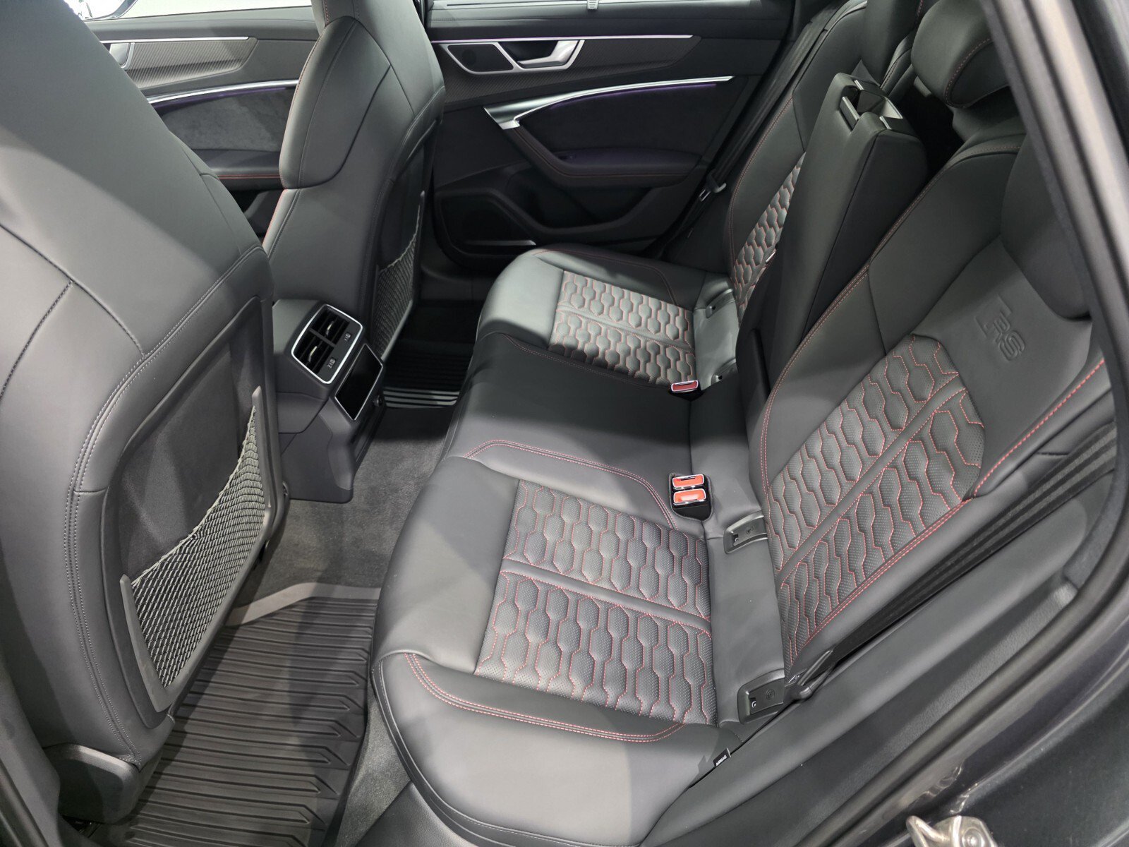 Used 2024 Audi RS 6 performance AWD/4WD image 11