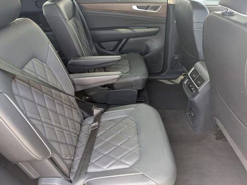 Used 2024 Volkswagen Atlas SEL Premium R-Line AWD/4WD image 32