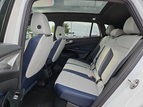 New 2025 Volkswagen ID.4 Pro S Plus image 12