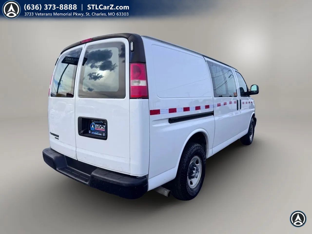 Used 2016 Chevrolet Express 2500 RWD image 3