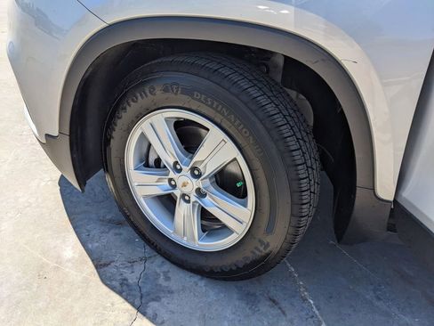 Used 2019 Chevrolet Trax LT w/ LT Convenience Package image 34