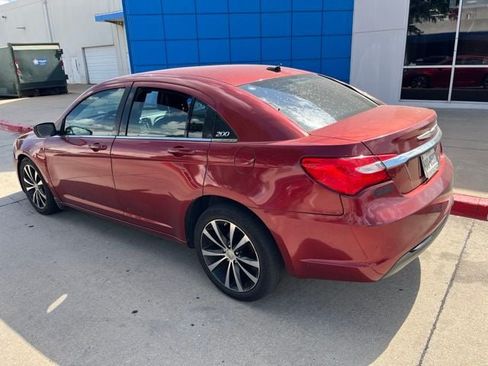 Used 2011 Chrysler 200 S FWD image 13