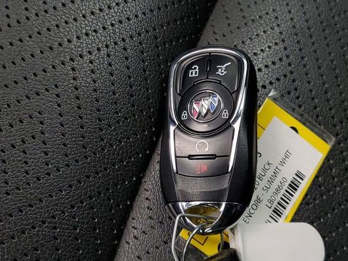 Used 2020 Buick Encore GX Essence AWD/4WD image 27