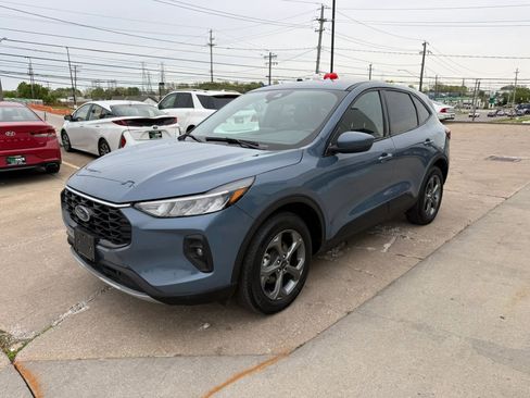 Used 2025 Ford Escape ST-Line Select AWD/4WD image 6