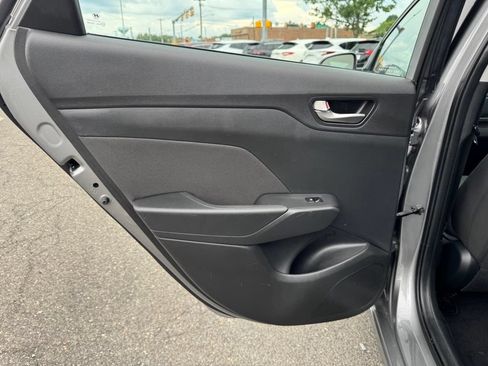 Used 2022 Hyundai Accent SE FWD image 12