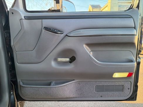 Used 1996 Ford Bronco XLT image 18