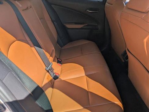 Used 2019 Lexus UX 200 w/ Premium Package image 19