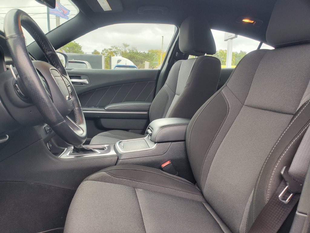 Used 2020 Dodge Charger SXT w/ Cold Weather Package AWD/4WD image 5
