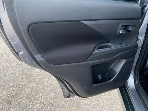 Used 2018 Mitsubishi Outlander ES AWD/4WD image 21