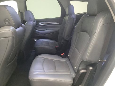 Used 2020 Buick Enclave Essence image 18