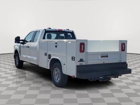 New 2026 Ford F250 XL w/ XL Chrome Package image 4