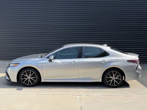 Used 2024 Toyota Camry SE FWD image 10