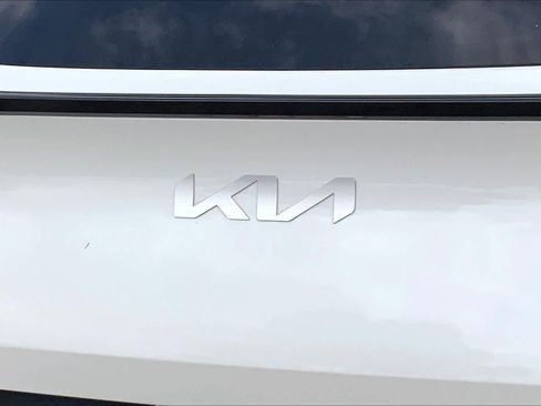 Used 2025 Kia Sportage LX FWD image 27