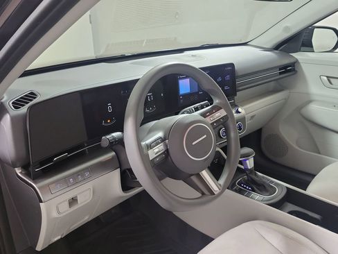 Used 2025 Hyundai Kona SE FWD image 14