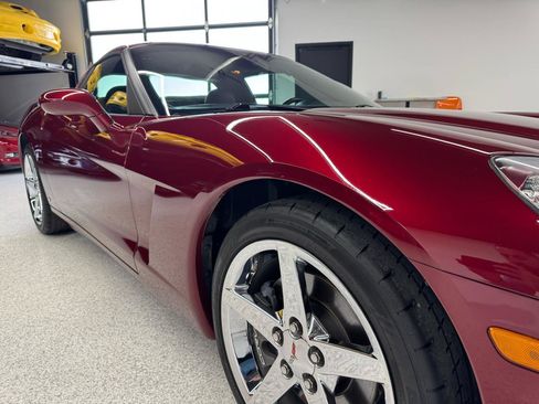 Used 2007 Chevrolet Corvette Coupe w/ Preferred Equipment Group RWD image 26